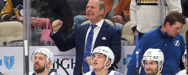 Lightning’s Jon Cooper gets contract update after 1st round exit