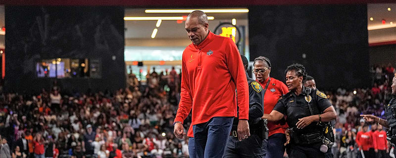 What Mystics coach said after getting escorted off court by police during loss to Dream