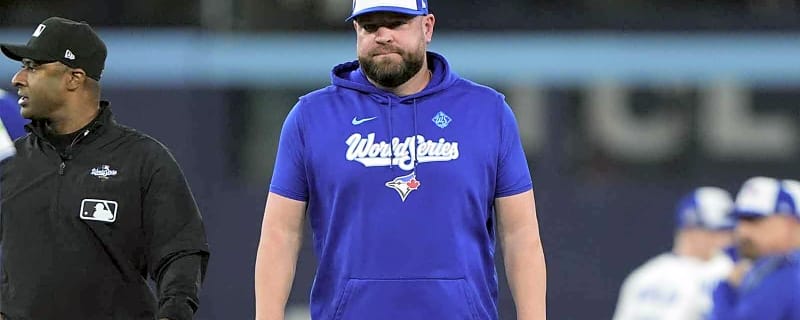 Blue Jays, Royals swap pitchers amid disappointing seasons