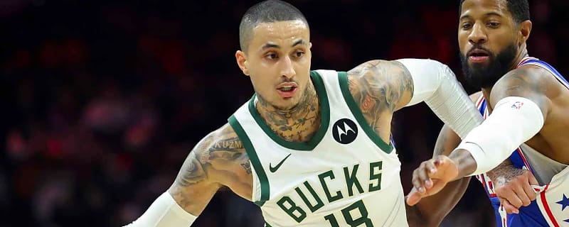 Bucks’ Kyle Kuzma suffers injury scare in 76ers showdown