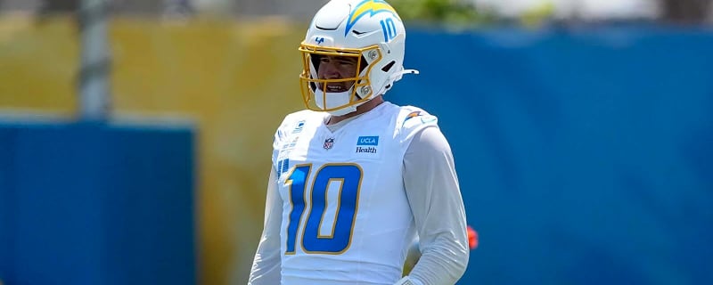 Chargers’ Mike McDaniel makes scary Justin Herbert prediction during minicamp