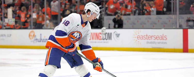 Ex-Islanders captain John Tavares drops ‘star’ label on Matthew Schaefer