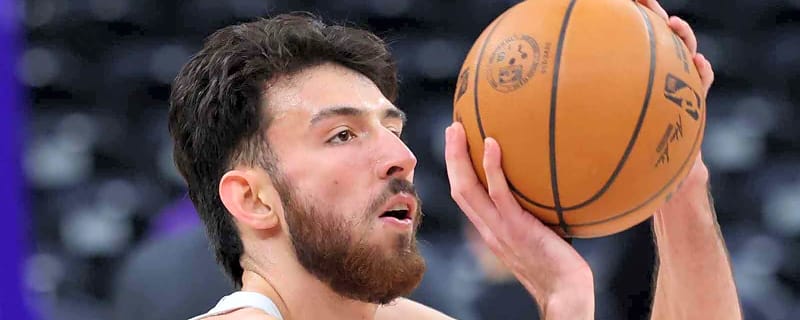 Thunder’s Chet Holmgren showcases athletic gifts with fastbreak slam