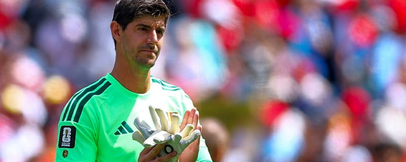 Watch Thibeaut Courtois keep Belgium-Iran World Cup game tied with bonkers early save