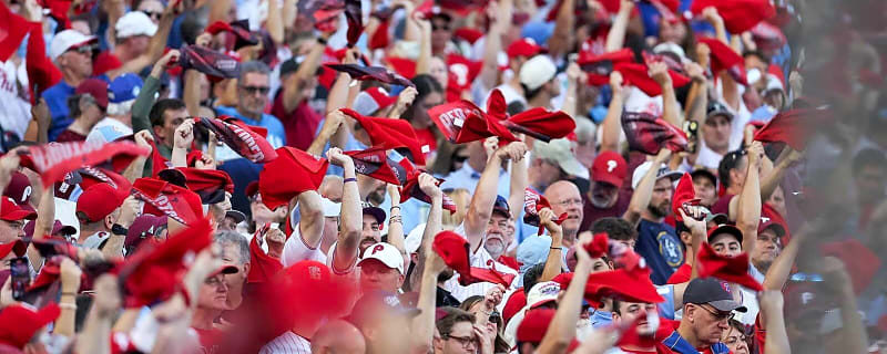 Phillies invite 2 intriguing players to spring training