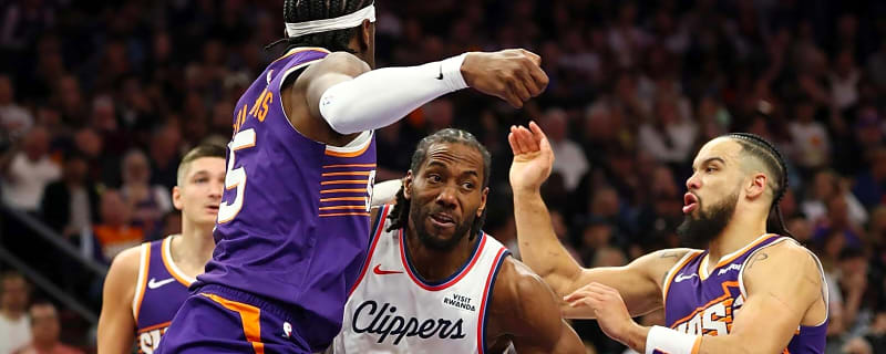 Clippers’ Kawhi Leonard weaves through Suns defense for massive dunk