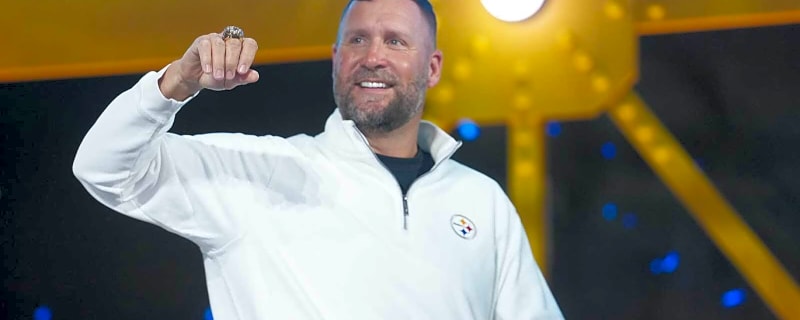 Steelers superfan Britt Baker starstruck after catching terrible towel from ‘fav player’ Ben Roethlisberger at NFL Draft