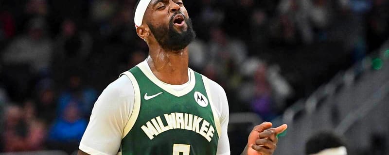 Bucks’ Bobby Portis may have played longest game of rock, paper, scissors with fan