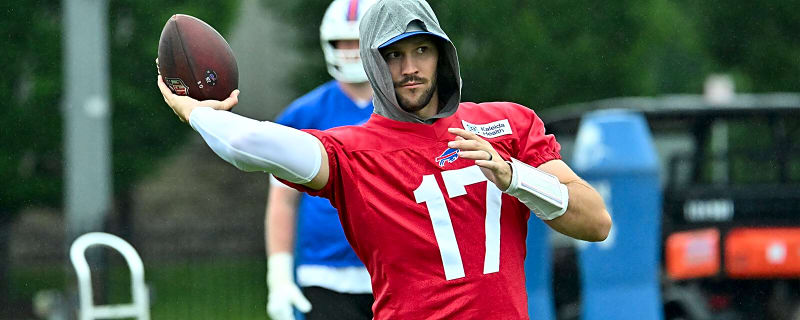 Bills’ red helmets for Christmas is a treat, but get excited for Josh Allen’s goofy Pizza Hut red hat