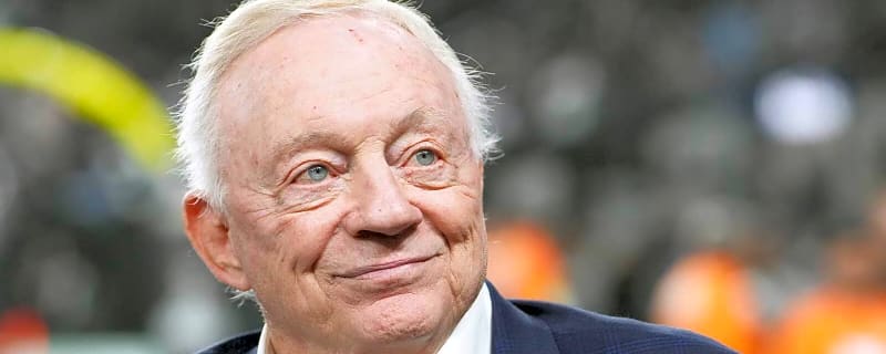 Cowboys’ Jerry Jones was very proud of his giant turkey leg, team after beating Chiefs