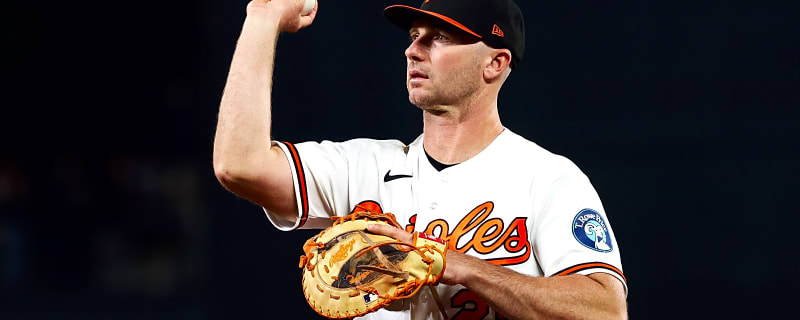 Orioles’ Craig Albernaz seen talking to Pete Alonso after comical mishap in field