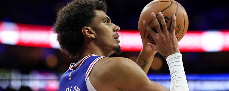 76ers’ Dominick Barlow helped off the court with back injury after ugly fall
