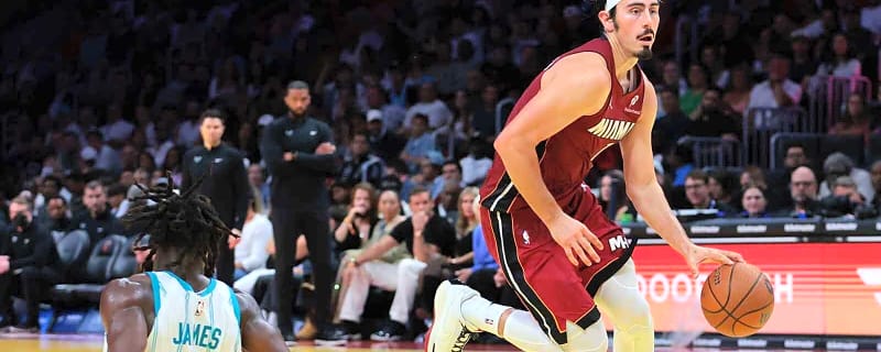 Sion James watches brilliant Jaime Jaquez Jr. dunk from the floor