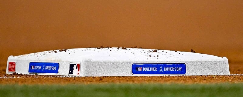 Padres sign recently released Astros pitcher to minor league contract