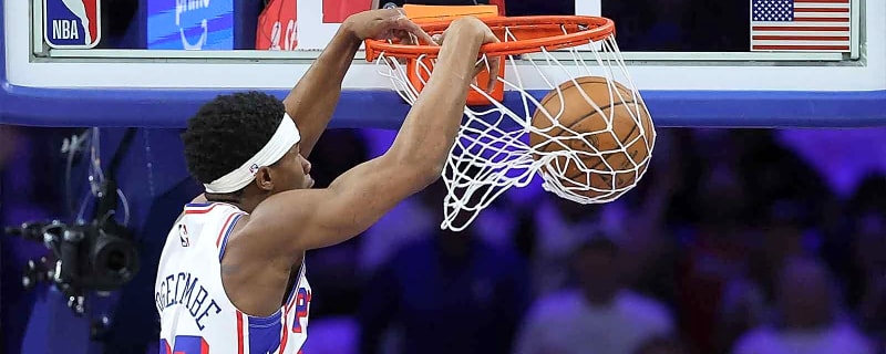 VJ Edgecombe picks Jalen Brunson’s pocket for sick slam dunk