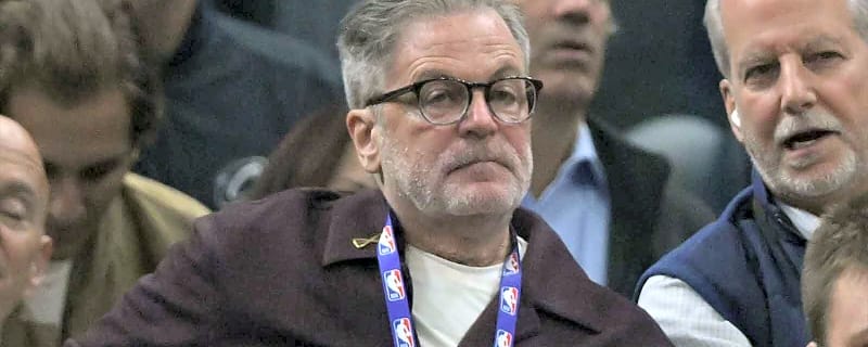 Dan Gilbert goes all out for Cavs fans with massive Pistons series gesture