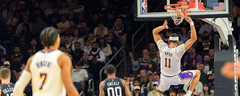 Jaxson Hayes absolutely destroys Suns defender with 2-handed poster