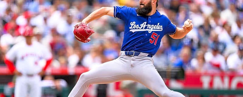 Dodgers signs ex-Phillies pitcher after opting out of contract