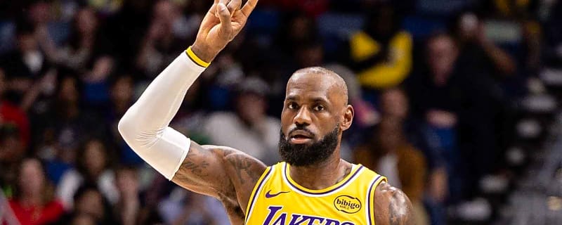 Carlos Alcaraz rocks LeBron James jersey at practice before Australian Open