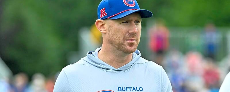 Bills’ Joe Brady throws all of his support behind Ed Oliver after his son’s passing
