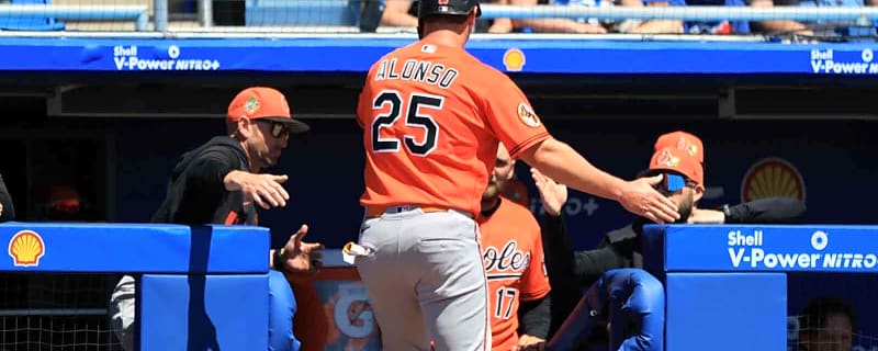 Watch Orioles star Pete Alonso’s hilarious reaction to Jacob deGrom pickoff attempt