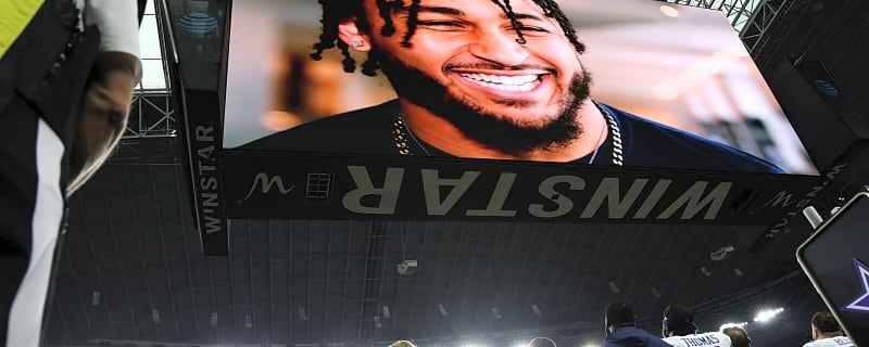 Cowboys pay tribute to Marshawn Kneeland in first home game since tragic passing