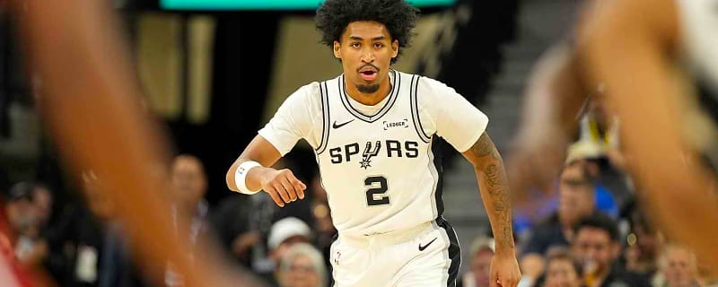 Dylan Harper brightens Thanksgiving with turkey giveaway