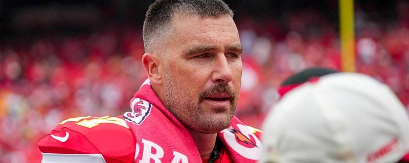 Travis Kelce shows off Taylor Swift wedding ring in Chiefs’ preseason opener