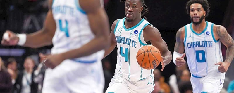 Hornets’ Sion James hit wild halfcourt shot at the buzzer despite tight defense