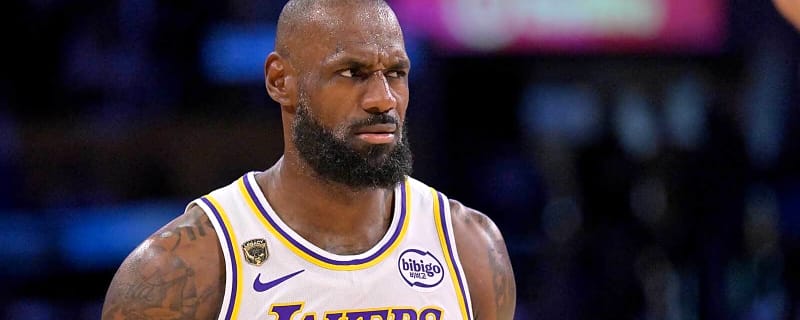  Bill Simmons floats LeBron James pulling Roger Clemens by delaying signing until 2026