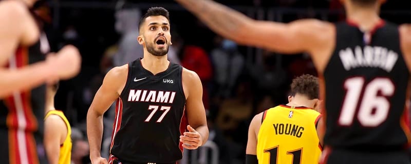 Warriors agree to contract with ex-Heat center