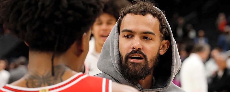 Trae Young hilariously catches his usual stray after Knicks’ Game 1 win over Cavs