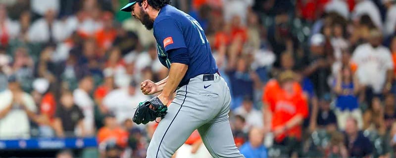 Andres Munoz hits major milestone as Mariners rebound from 22-0 loss