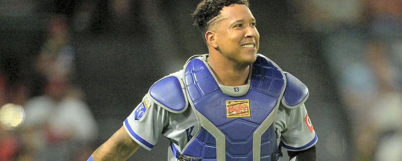 Royals give Salvador Perez another backup catcher with former All-Star
