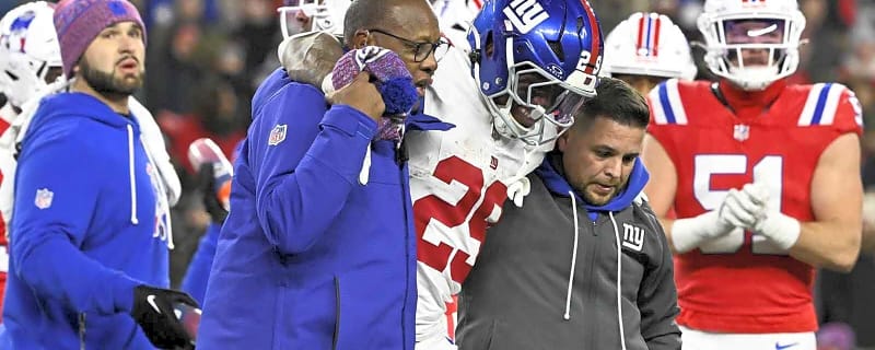Giants’ Tyrone Tracy Jr. carted off the field amid MNF with concerning injury
