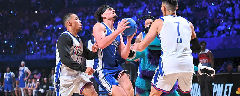 Kevin Durant hilariously blasts Shams Charania for using phone during NBA’s Celebrity All-Star Game