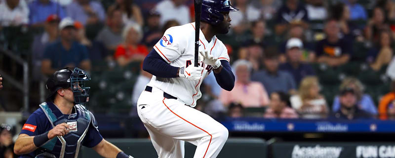 Astros news: Yordan Alvarez breaks 5-game homer-less drought with centerfield moonshot