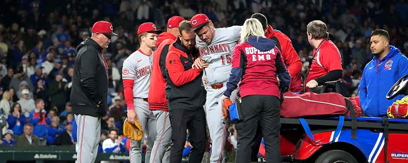 Reds’ Emilio Pagan carted off field vs. Cubs with leg injury