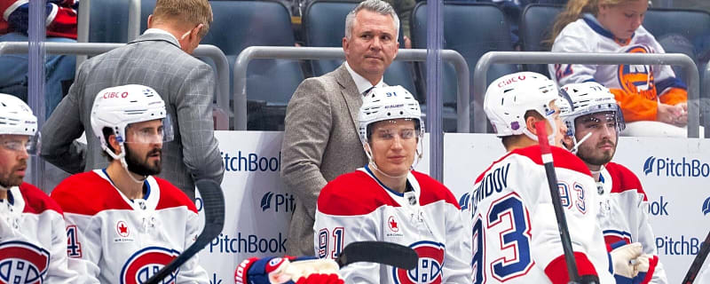 Canadiens’ Martin St Louis gives Sabres Stanley Cup Playoffs flowers