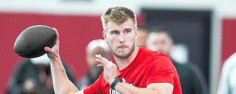 Saints meet with QB draft prospect day of Derek Carr news