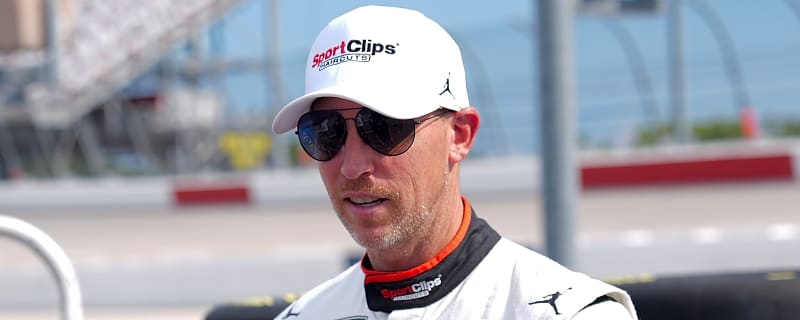 Denny Hamlin loses more ground to Kyle Larson in NASCAR title hunt