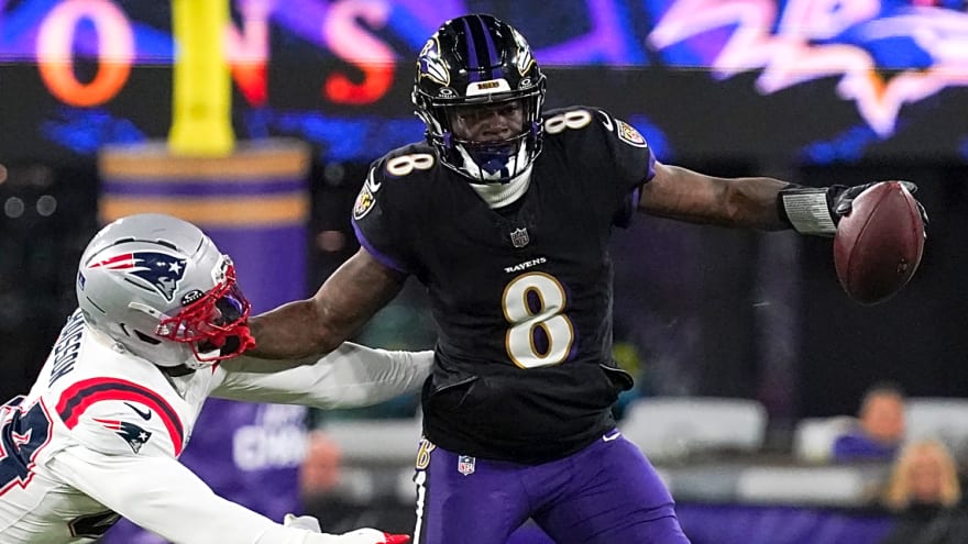 Ravens QB Lamar Jackson exits game vs. Patriots with injury