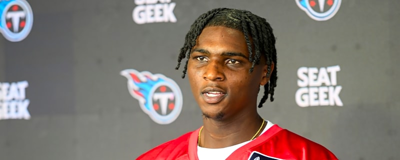 Titans sign No. 1 pick Cam Ward to rookie deal