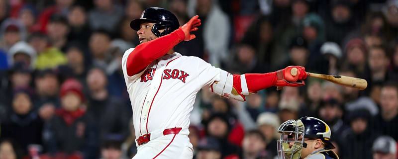 Willson Contreras rages at the Brewers after getting hit by a pitch