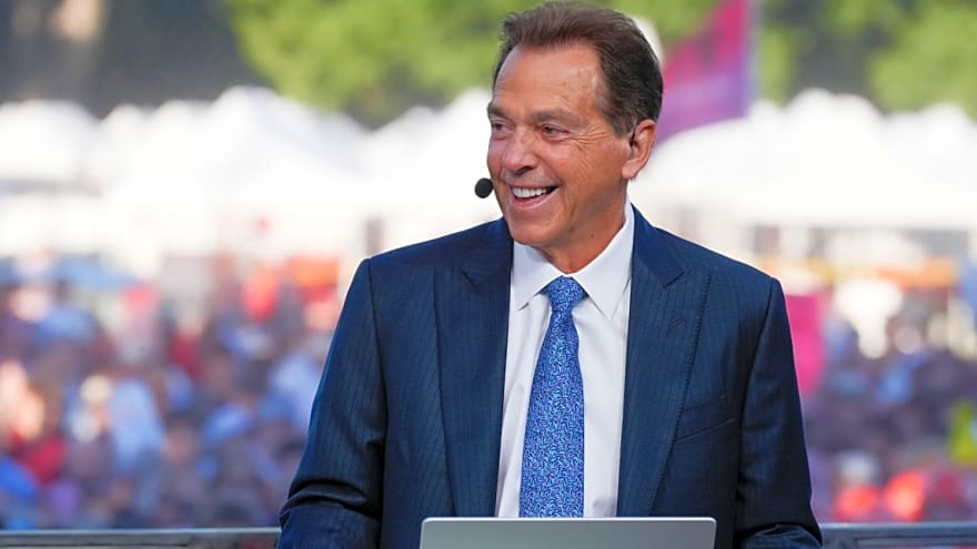 &#39;What the hell is wrong with you guys&#39; - Nick Saban lost one game to Tennessee while at Alabama and he&#39;s still making excuses for it