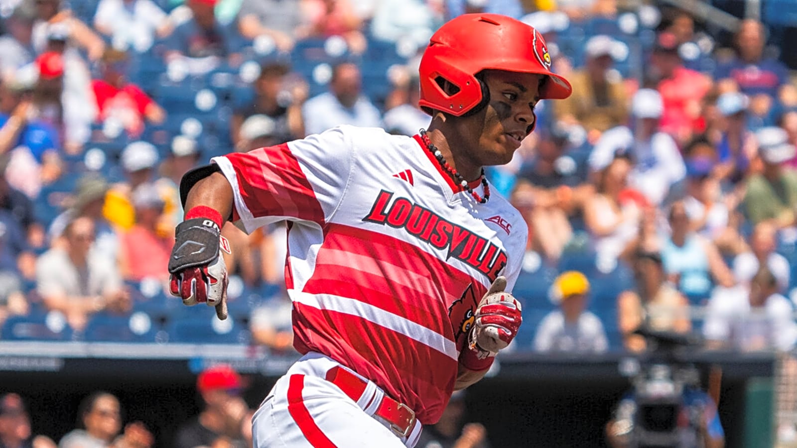 Louisville erupts to knock Arizona out of College World Series