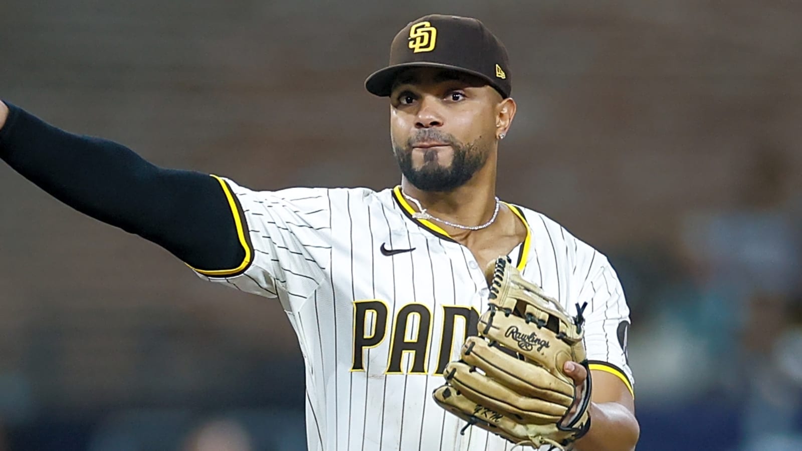 Padres place four-time All-Star on IL with foot fracture