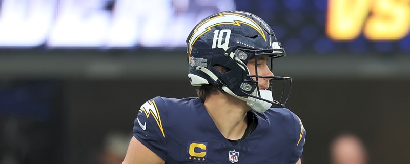Chargers QB Justin Herbert to undergo surgery on left hand