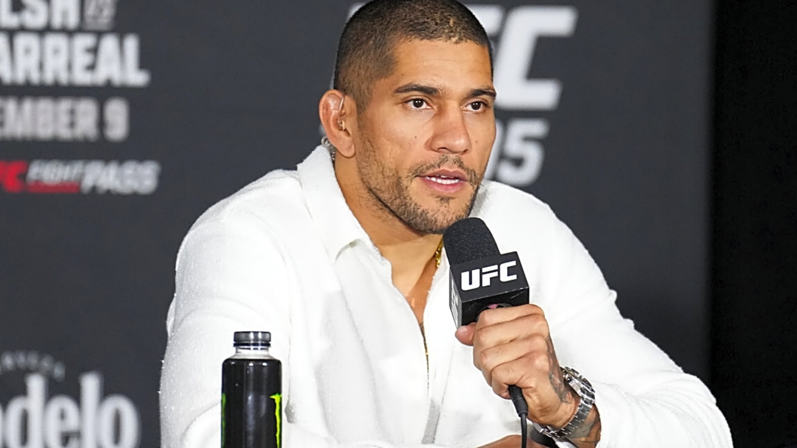 Alex Pereira Has a Clear Answer on a Potential Heavyweight Move