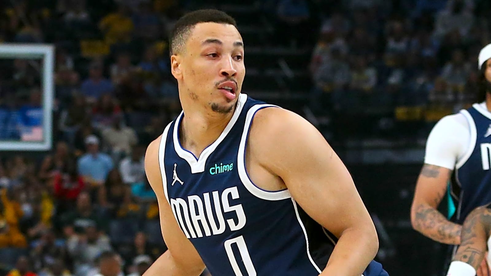 Mavericks guard sidelined by right knee soreness